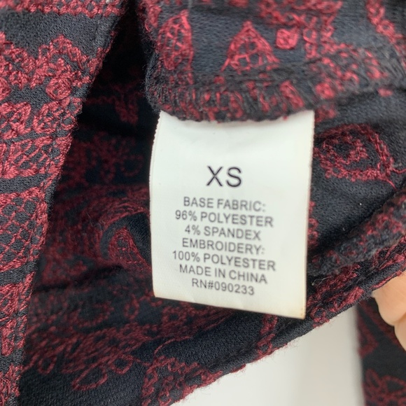 Kendall and Kylie crop top XS embroidery - Picture 6 of 7